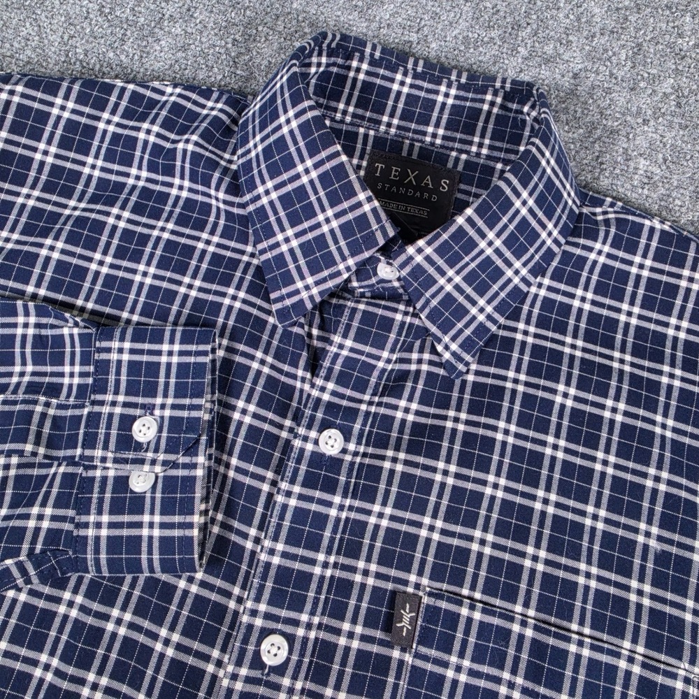 Texas Standard Button Down Shirt Mens Medium Navy Blue Plaid Long Sleeve Cotton